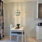 公寓 Tilava Yksioe Hyvaellae Sijainnilla *