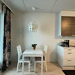公寓 Tilava Yksioe Hyvaellae Sijainnilla *